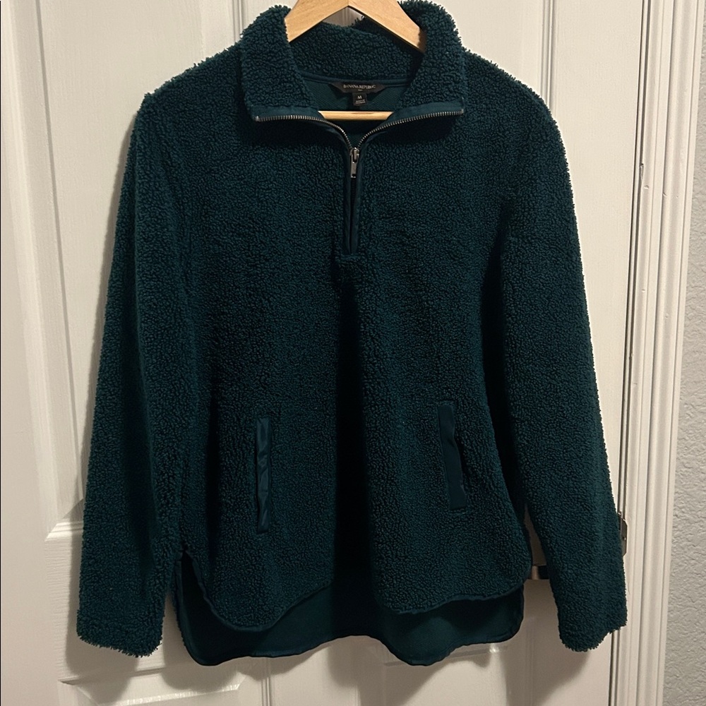 Banana Republic Women Green Fleece medium